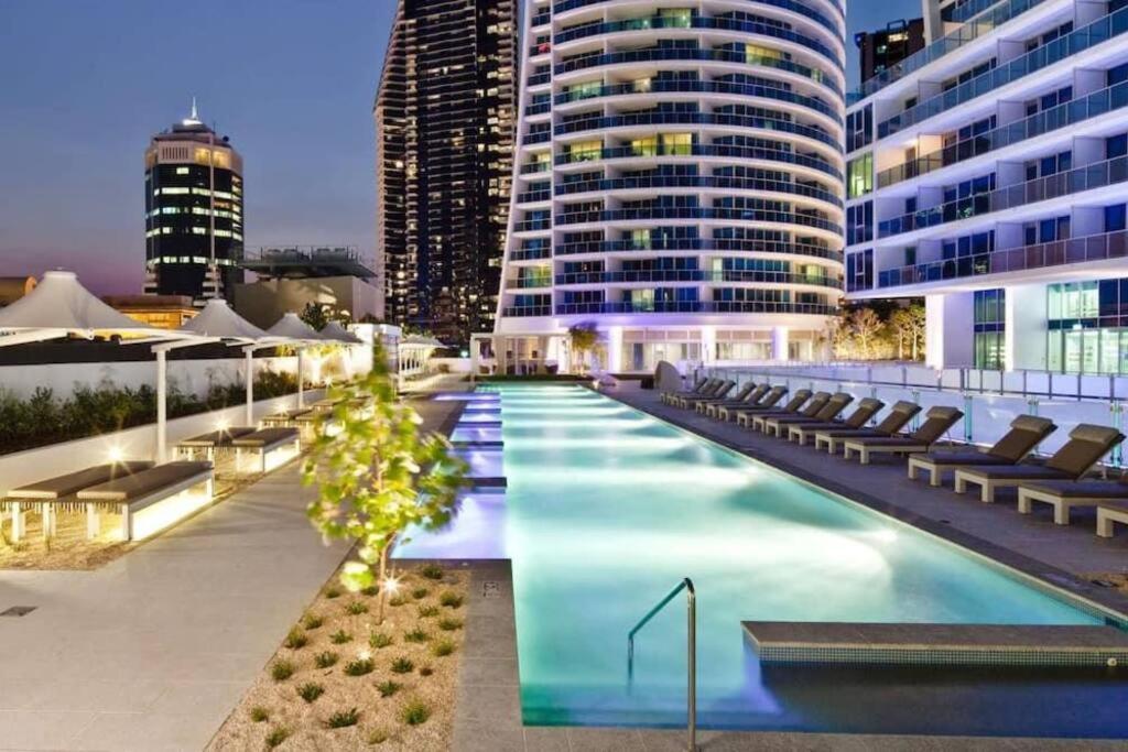 5bd Hilton - Massive Lux Aprt *
