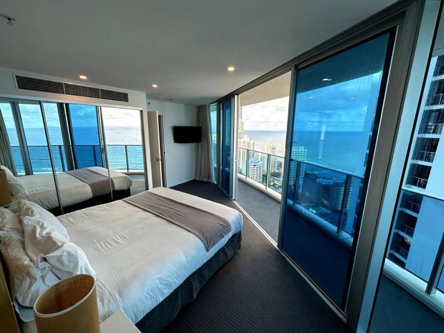 5bd Hilton - Massive Lux Aprt Gold Coast