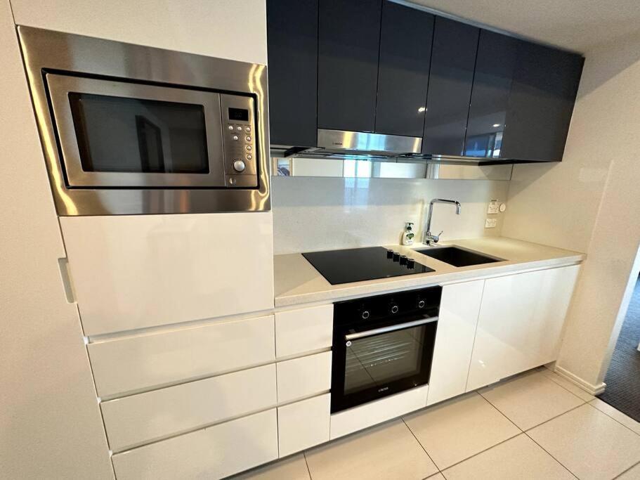 Apartment 5bd Hilton - Massive Lux Aprt Gold Coast
